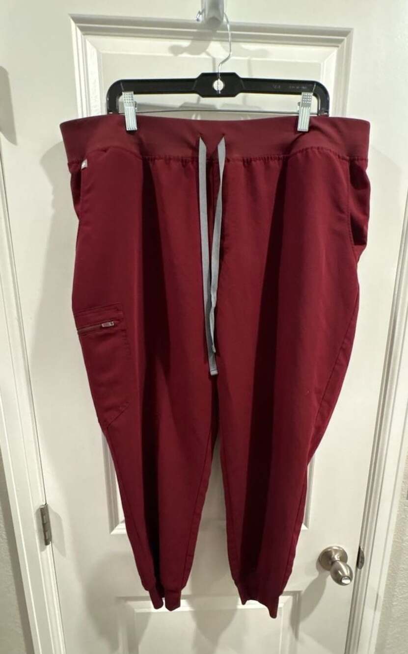 FIGS Zamora Jogger Scrub Pants Size 3XL Petite Burgundy